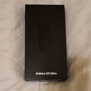Samsung Galaxy S23 Ultra Packaging in Black